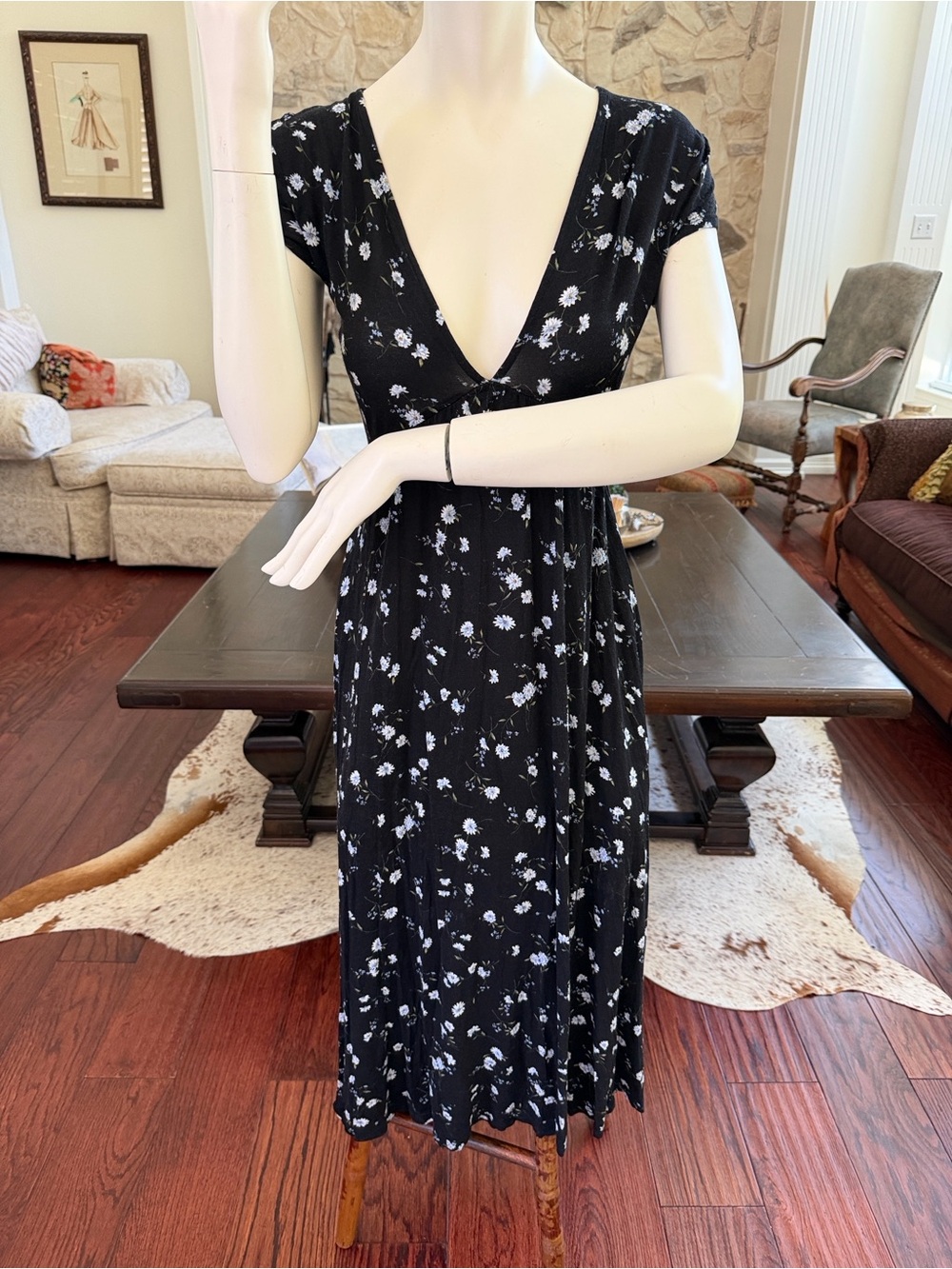 Urban outfitters floral, flowy midi dress size Medium